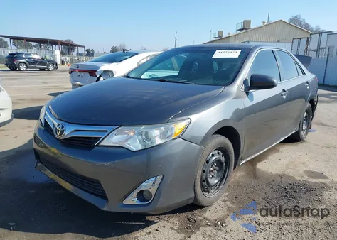 2013 Toyota Camry Le z USA, uszkodzony, nr VIN 4T4BF1FK3DR317373
